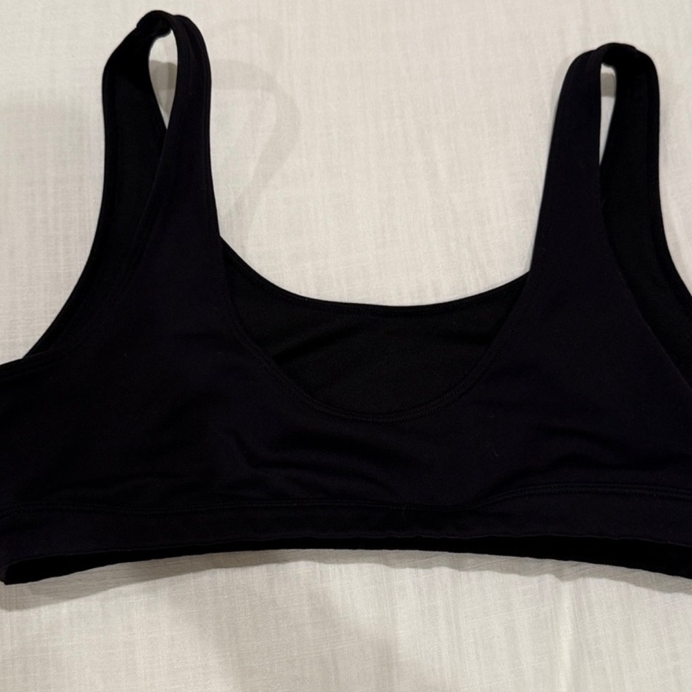 ALO Yoga Black Sports Bra Whith With Logo - Picture 3 of 3